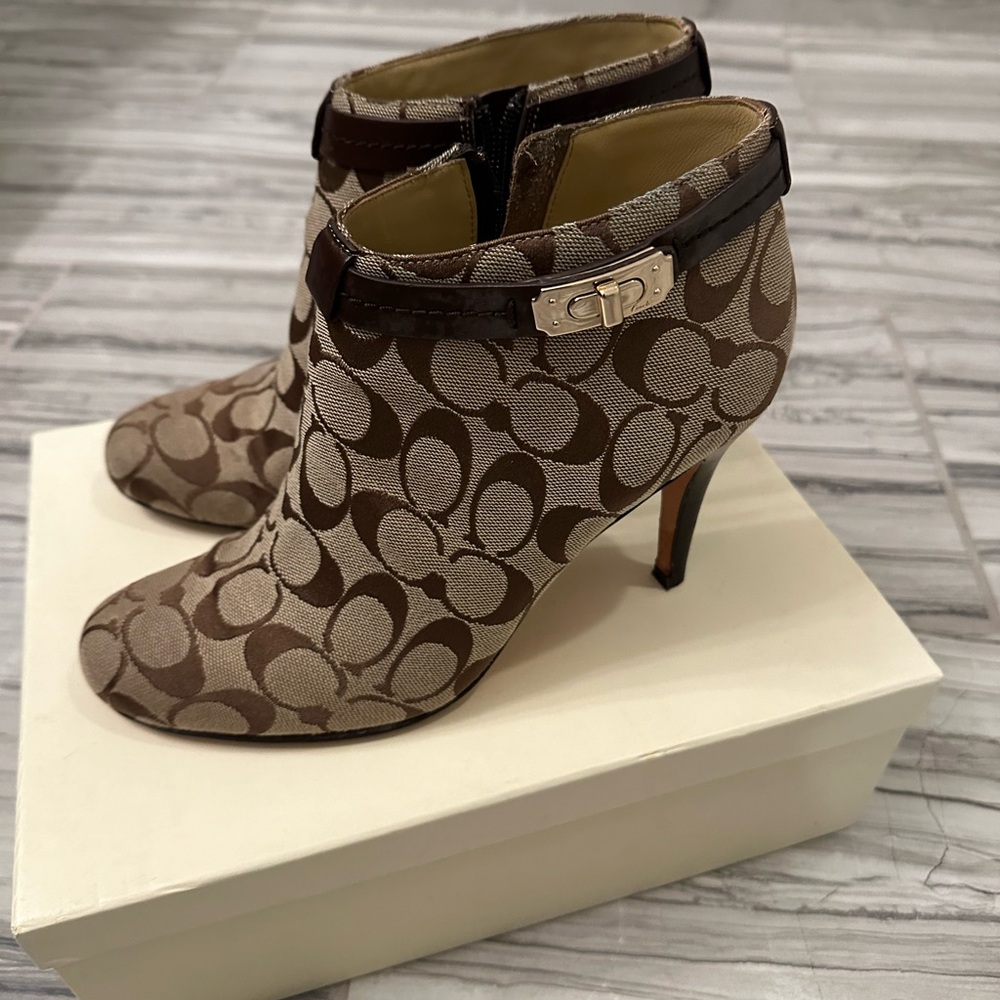 Coach boots